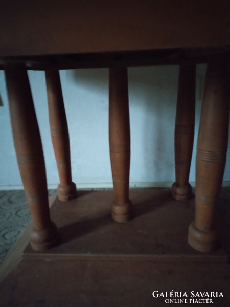 Old extendable table