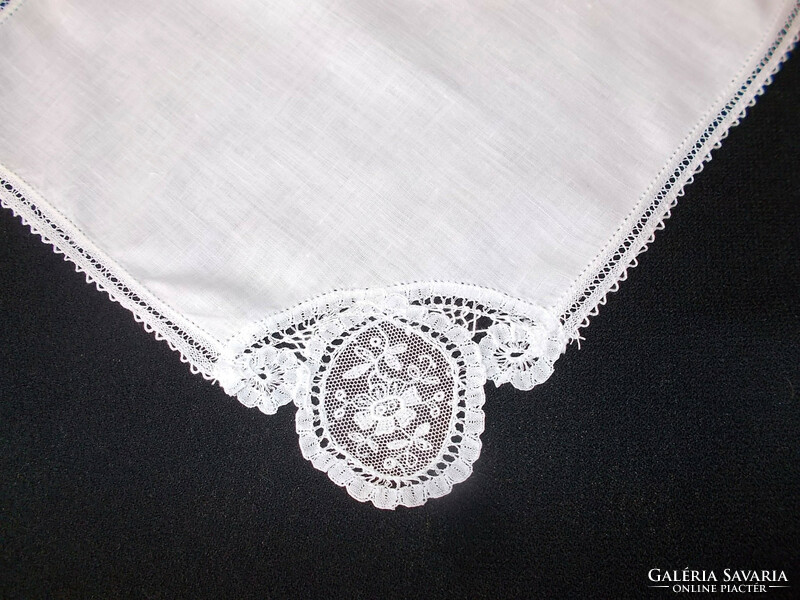 Festive Brussels lace handkerchief. Size: 22x22 cm