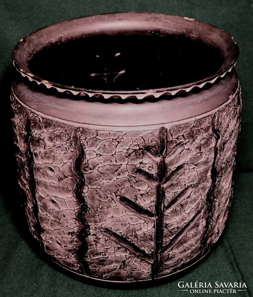 Dt/367 – large, black, glazed, ceramic bowl
