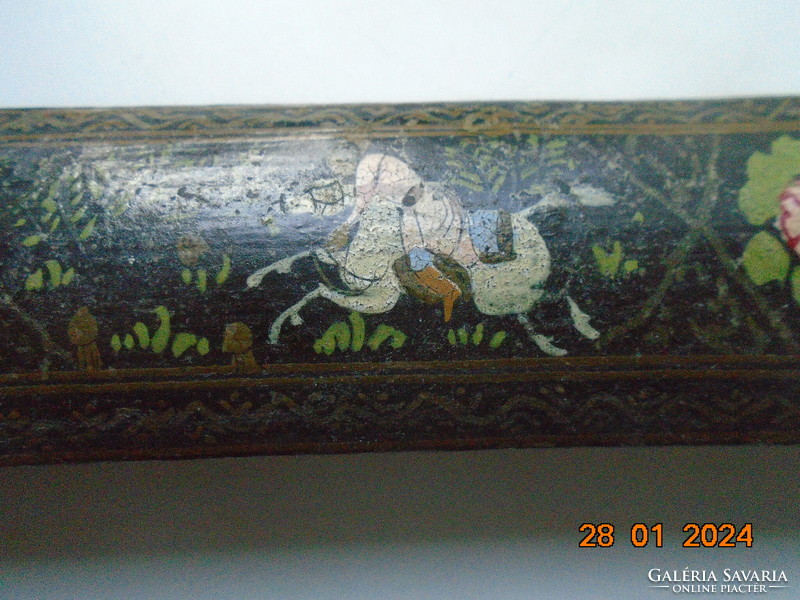19 sz QUAJAR QALAMDAN perzsa RITKA lakk  tolltartó vágtató lovas és virág mintákkal