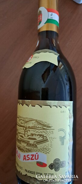 5 puttonyos, 41 éves Tokaji aszú bor, 0,5 liter 1983. évi, Tolcsva (6)