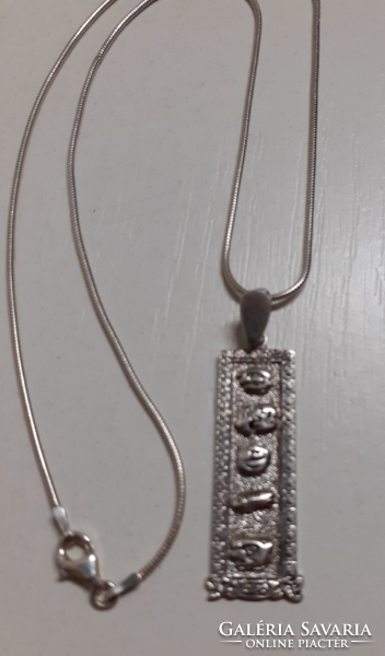 Jelzett 925-ös  ezüst nyaklánc rajta jelzett ezüst medállal