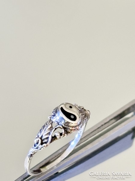 Antik ezüst Jon-Jang Gyűrű, porcelán berakással