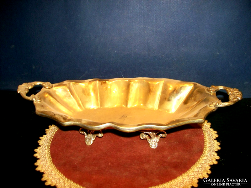 Two-eared brass serving bowl6.5 Cm high, 19/15 cm