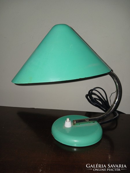 Retro design table lamp