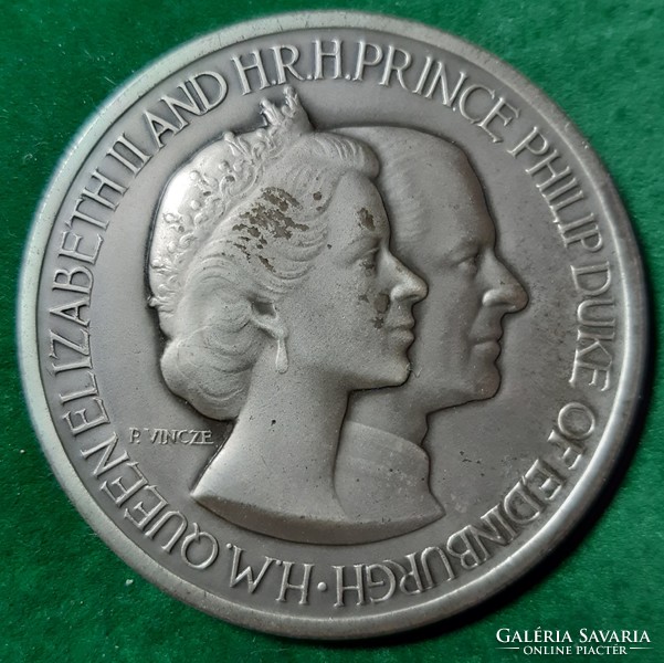 Vincze Pál: II. Erzsébet ezüstlakodalma, 1947-1972, ezüst érem dobozban