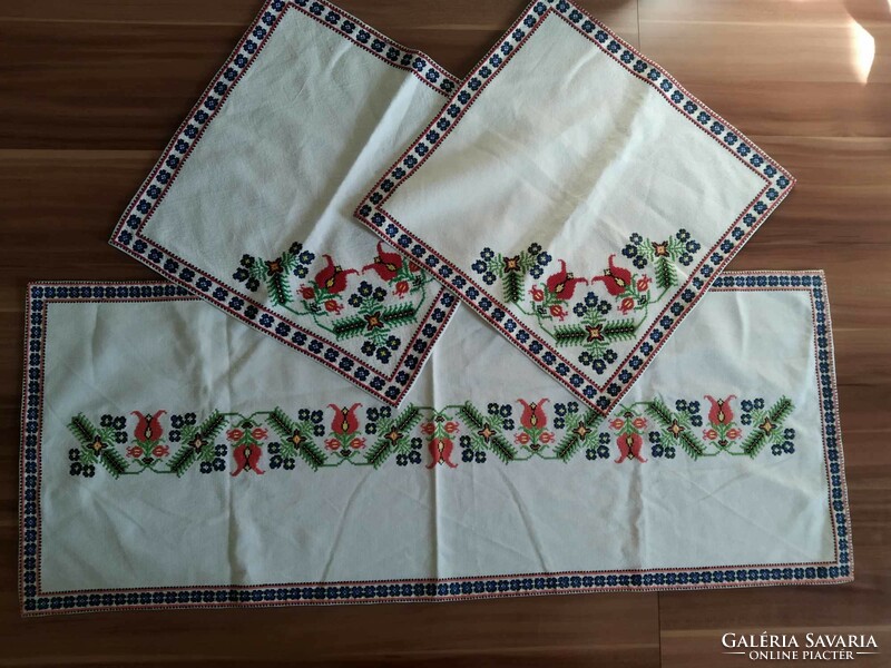 Beregi cross stitch tablecloth 3 pieces in one, runner 85 cm x 33 cm, the 2 small pieces 35 cm x 34 cm