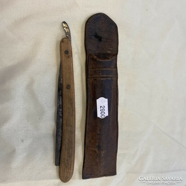 Antique wooden handle razor