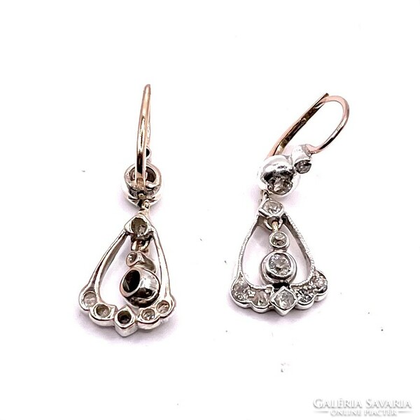 4805. Art deco earrings with diamonds