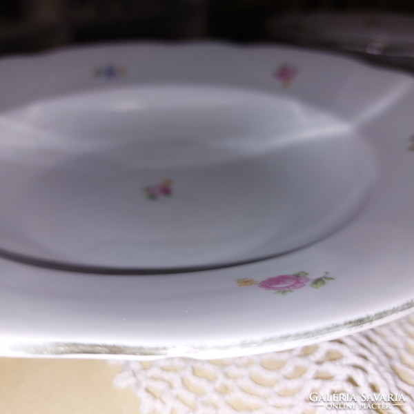 Zsolnay szép virágos porcelán mély tányérok arany széllel