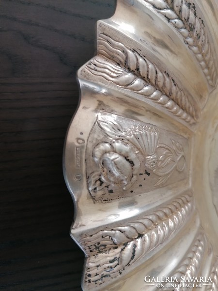 Különleges, gazdag mintázatú régi ezüst tál, 814 gr