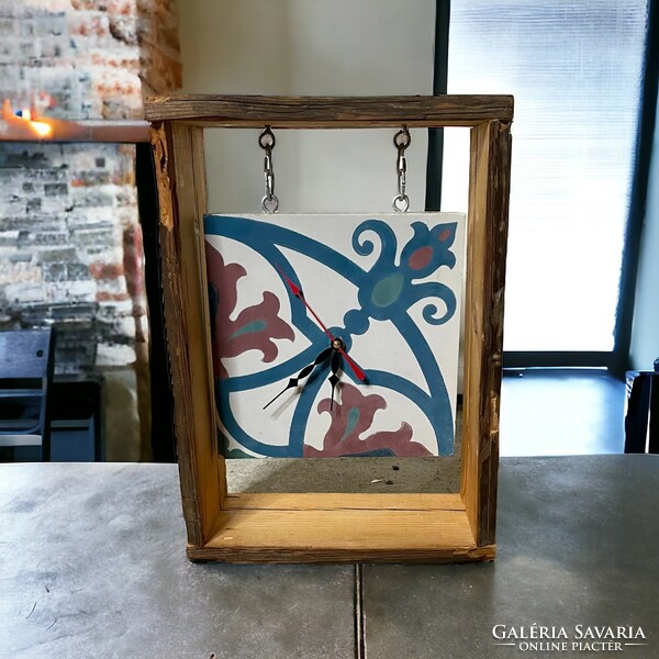 Retro, vintage table clock