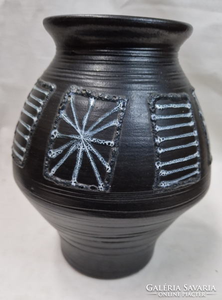Nagyméretű iparművész kerámia váza hibátlan állapotban 23 x 17 cm.