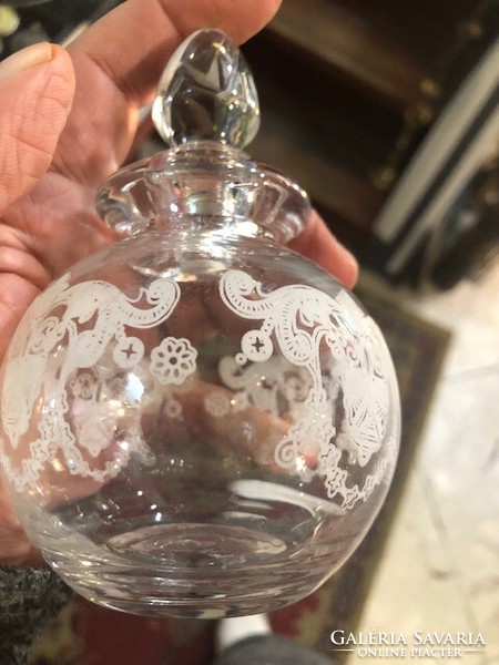 Parfümös üveg, kézzel festett, régi, 12 cm-es magasságú hibátlan.