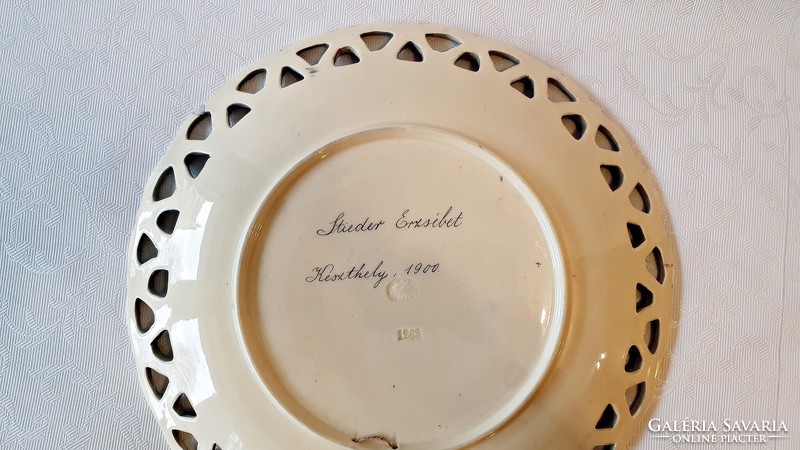 From the year 1900. I know Steidl. Ceramic majolica plate, wall plate. Hand painted.