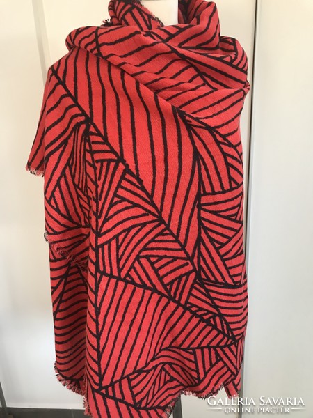 Huge Jones brand stole with black abstract pattern, 180 x 96 cm