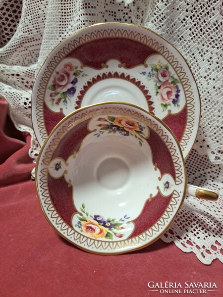 Queen's porcelán teáscsésze