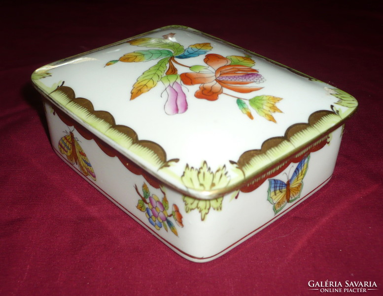 Herend porcelain bonbonier with Victoria pattern, rectangular 10x8.5x4 cm.