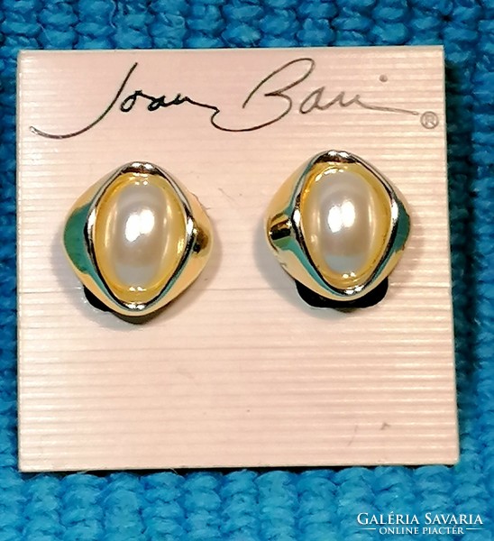 Joan bari white tekla pearl earrings (585)