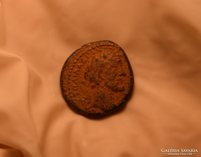 Roman coin with Roman senatus consulto logo