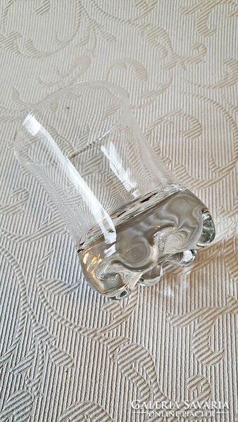 1 pcs. Schnapps, brandy glass with a thick base. To compensate. 6.6 cm. High. 4.8 cm above. Diameter.