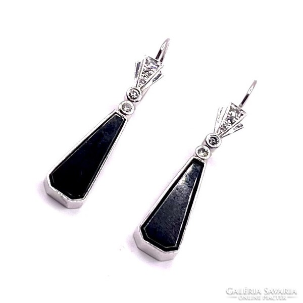 4663. White gold earrings with diamonds and onyx