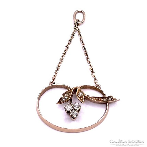 4825. Art Nouveau gold pendant with diamonds