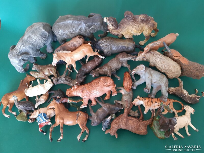 Old mass animals, thirty or so pieces, partly for restoration