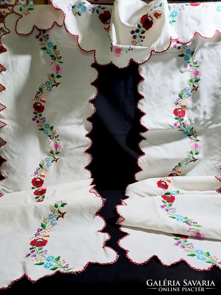 Kalocsai mintával hímzett 3 részes függöny, drapéria méretek a képeken