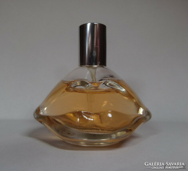 3 Sweet smelling women's perfume 18-20 ml