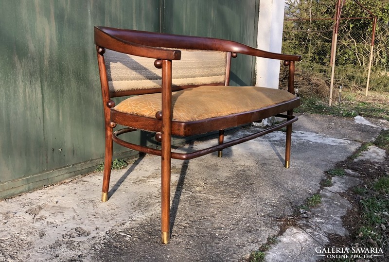 Ball thonet bench