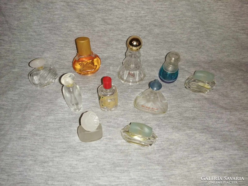 Small cologne and perfume bottles - 10 in one