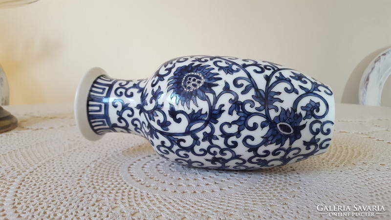 Kék-fehér kínai porcelán váza