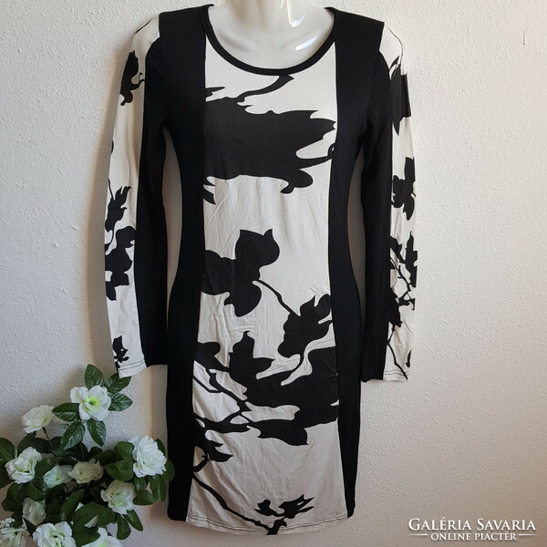 New, s, black and white patterned, slimming, long-sleeved midi dress