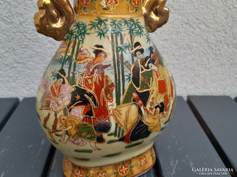 Beautiful old Chinese vase
