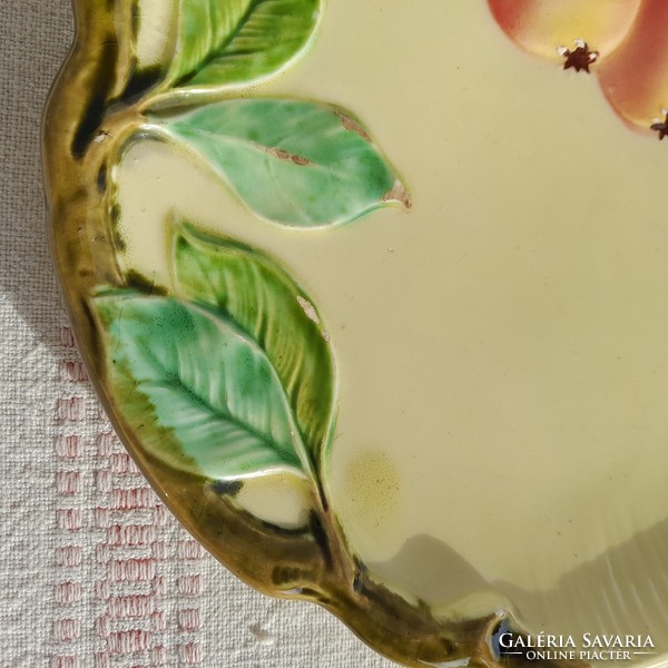 Körmöcbánya art nouveau pear majolica decorative wall plate, 18 cm