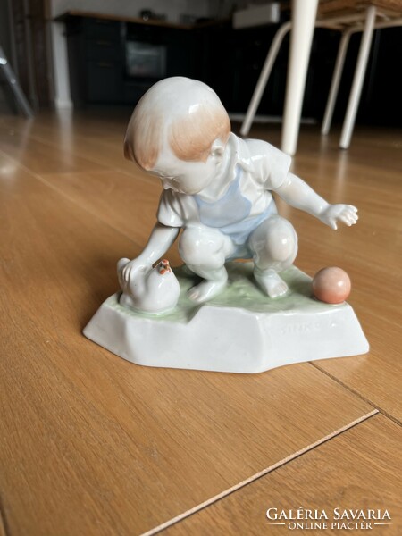 Zsolnay porcelain - András Sinkó playing ball