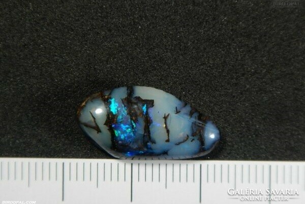 100 % természetes, kézzel csiszolt ausztrál boulder opál 5.7 ct