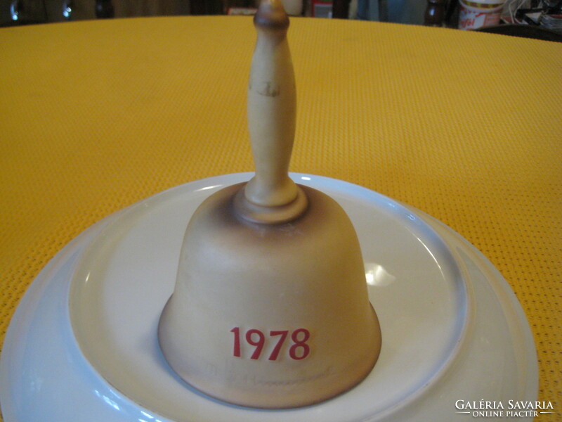 Hummel - Geobel  , porcelán csengő , 1978 certifikáttal  , gyári dobozában  , 10,5 x 16 cm