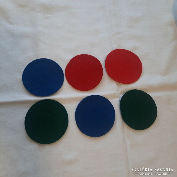 6 pieces of retro coasters with plastic patterns on felt bottoms with coats of arms of German towns