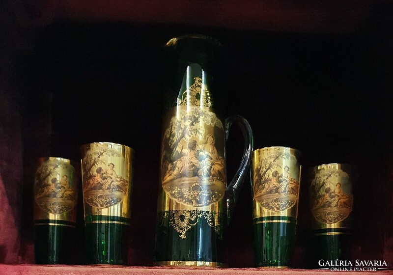 Elegant historical drink pourer and 4 glasses