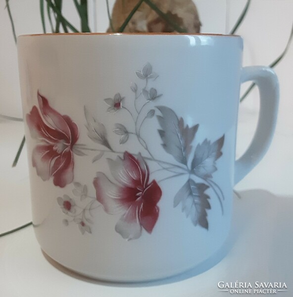 Pécs porcelain flower mug