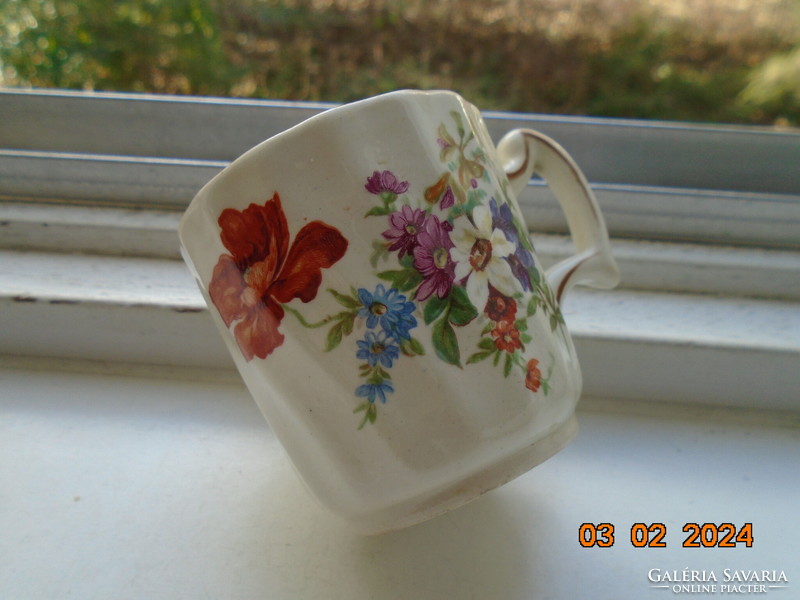 Antik Zsolnay kézzel festett Meisseni virágokkal bordázott csavart kávés csésze