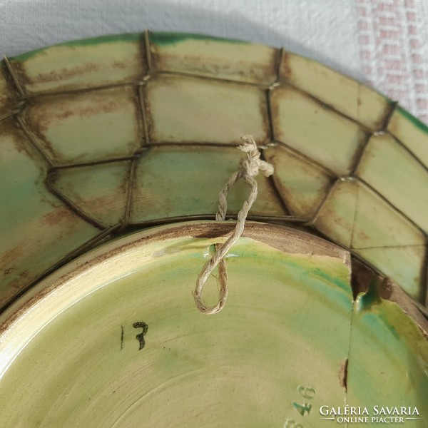 HISTORIZÁLÓ (XIX. szd.) majolika fali majolika tányér, 25,5 cm átmérő