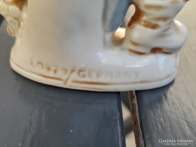 Meseszép Altwien Méhkas jelzéses figurális porcelán