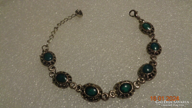 Bracelet with green stones, approx. 20 cm