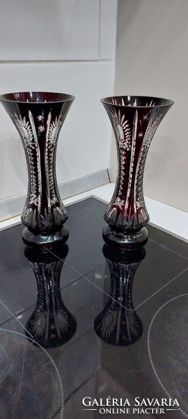 Bordó kristály üveg vázák párban