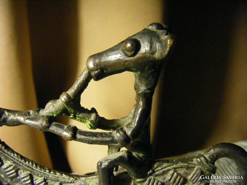 Bastar Dhokra törzsi művészet -  Zoomorf réz  szobor - Zenész állat lovas