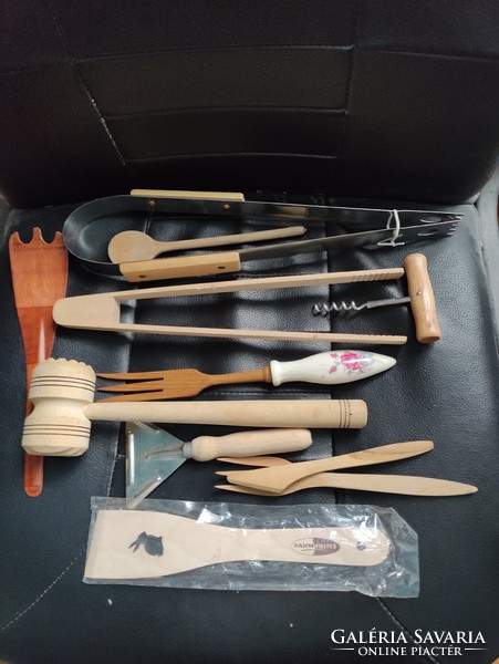 Wooden kitchen utensils - vitange - retro only in one.