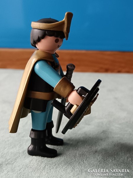 Playmobil knight, complete.